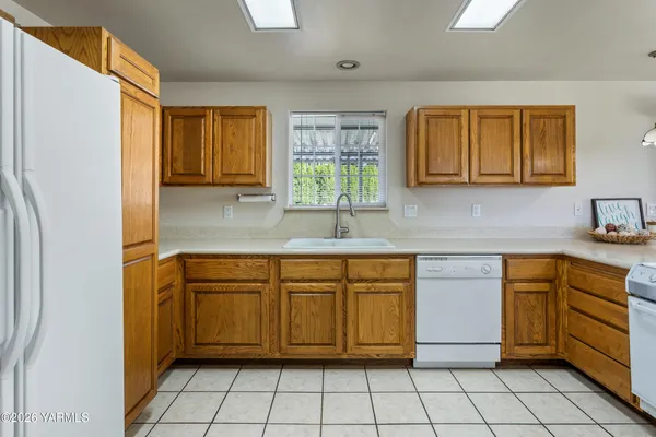 $450,000 | 4601 Hillcrest Drive, Yakima, WA 98901