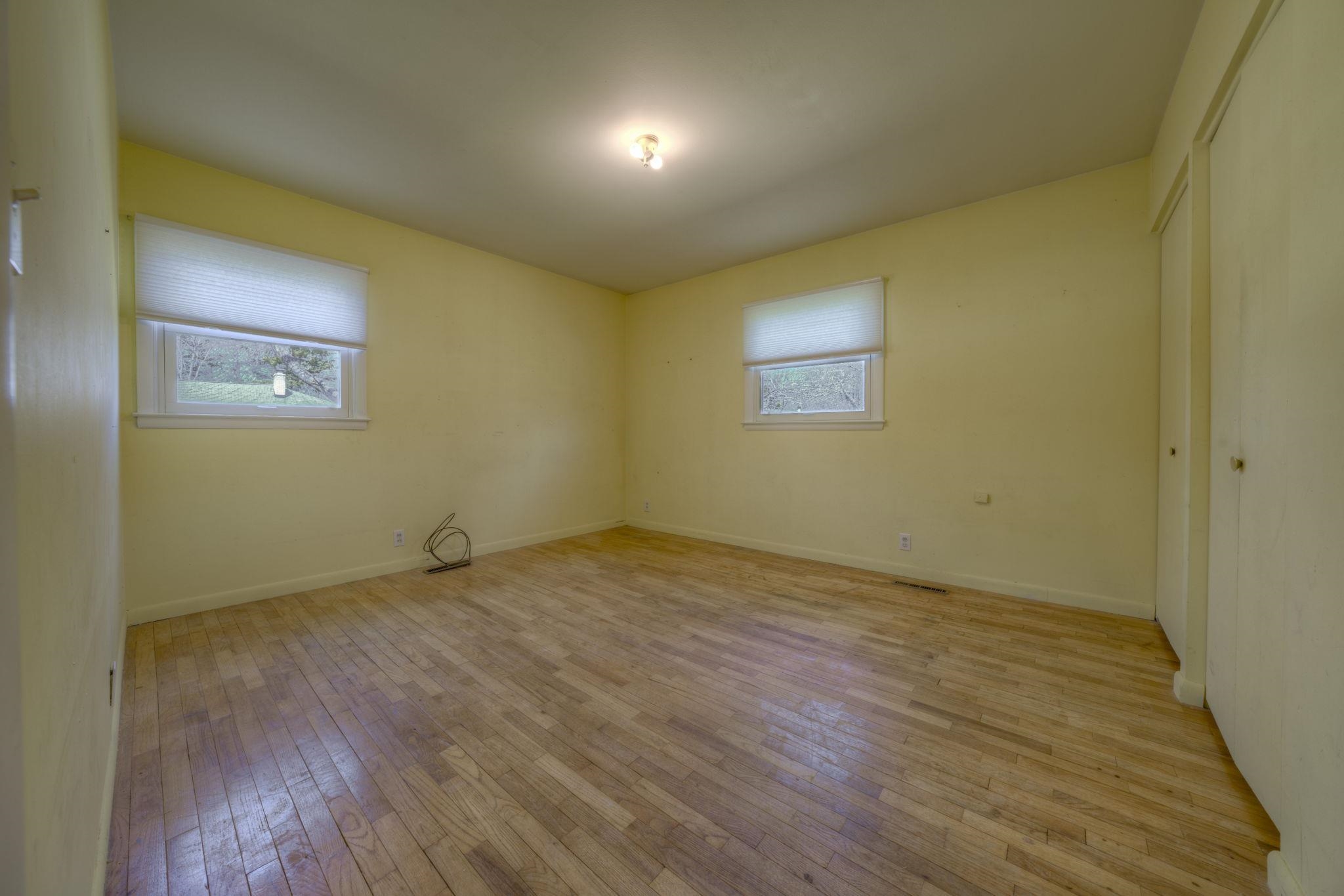634 Sheridan Road Traverse City, MI 49686 - Photo 21 of 42 1932833-ffe1fce4-4f81-4fbc-afed-3685afd50674.JPG
