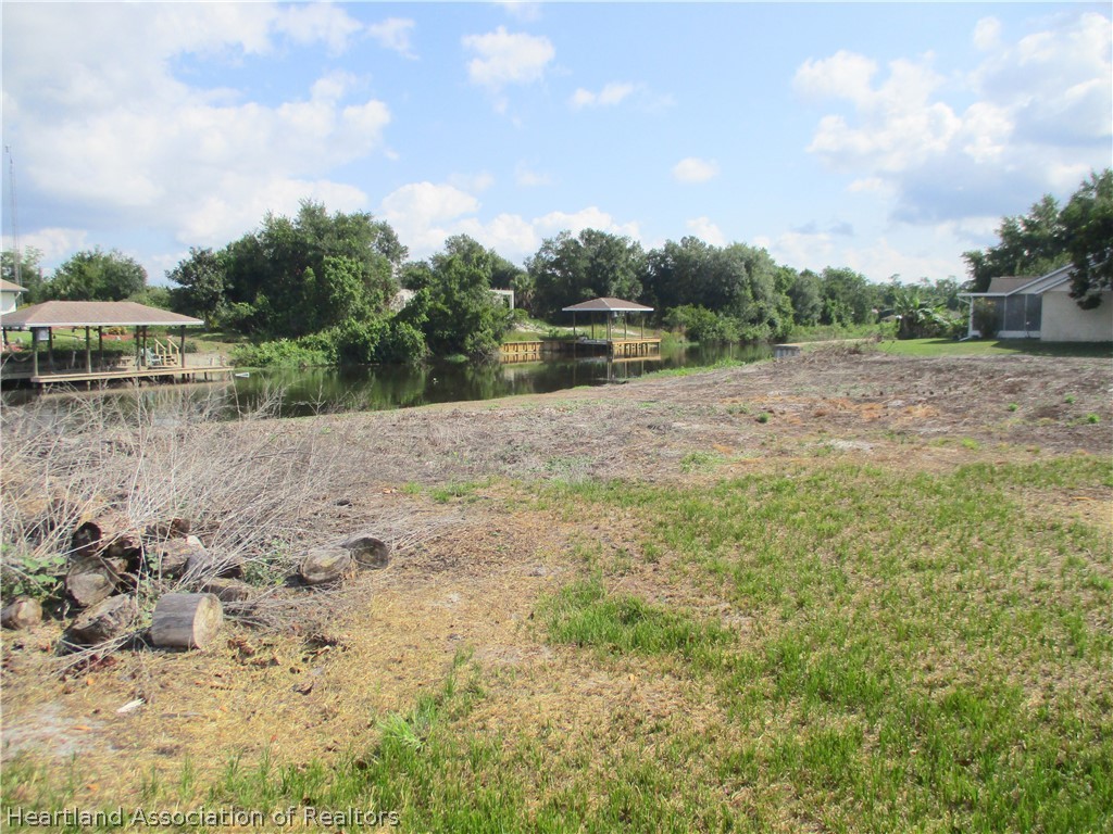 154 Mango Road Northeast Lake Placid, FL 33852 - Photo 2 of 3 Gallery Image 2