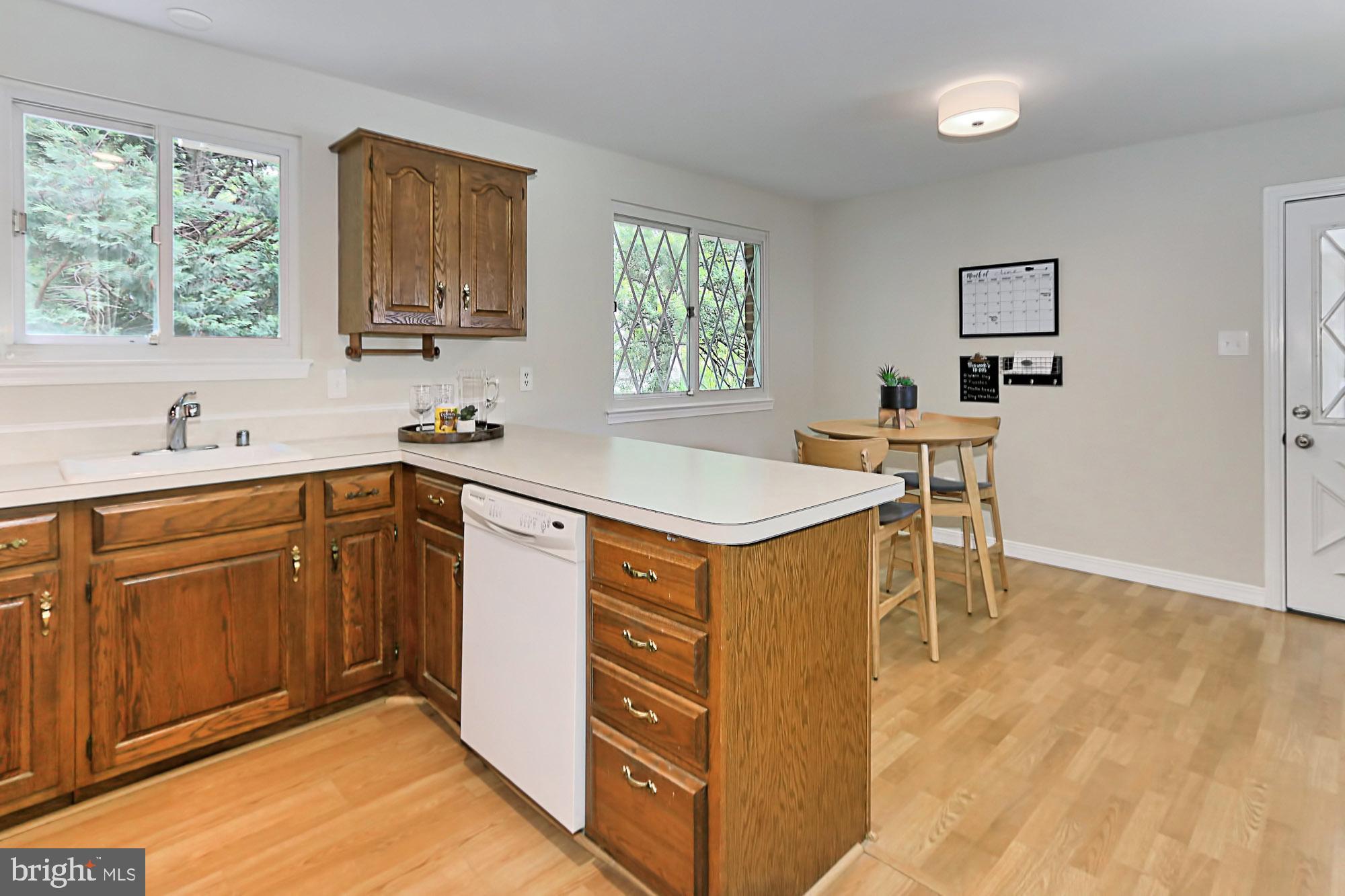 8644 Victoria Road Springfield, VA 22151 - Photo 22 of 37 Gallery Image 22