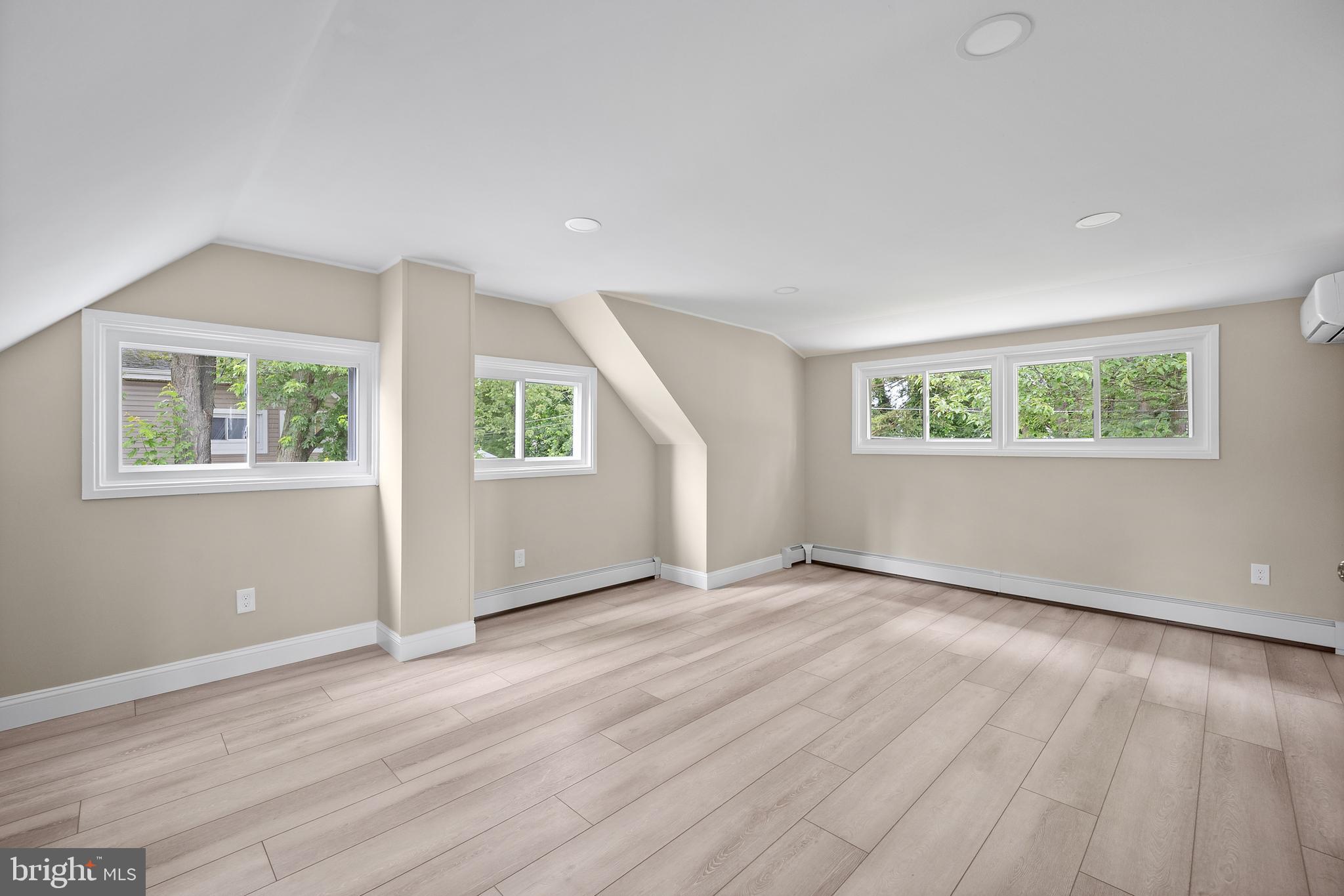 116 Hollow Road Levittown, PA 19056 - Photo 21 of 34 Gallery Image 21