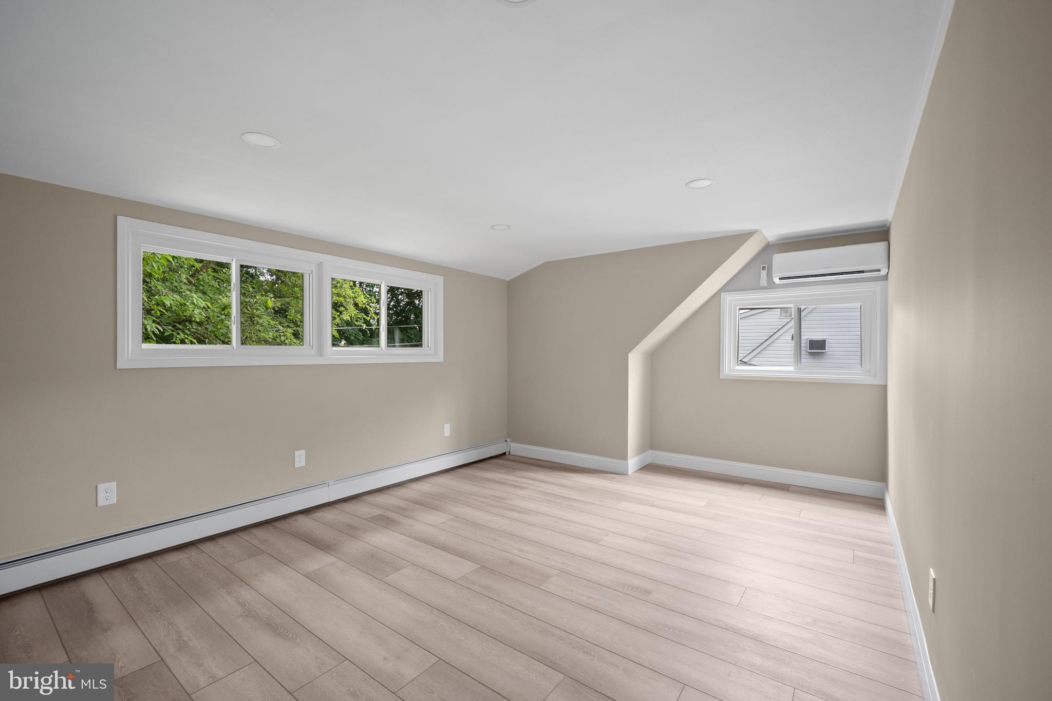 116 Hollow Road Levittown, PA 19056 - Photo 25 of 34 Gallery Image 25