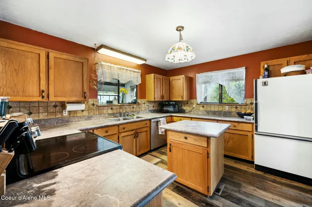 $889,000 | 457619 Highway 95, Careywood, ID 83809