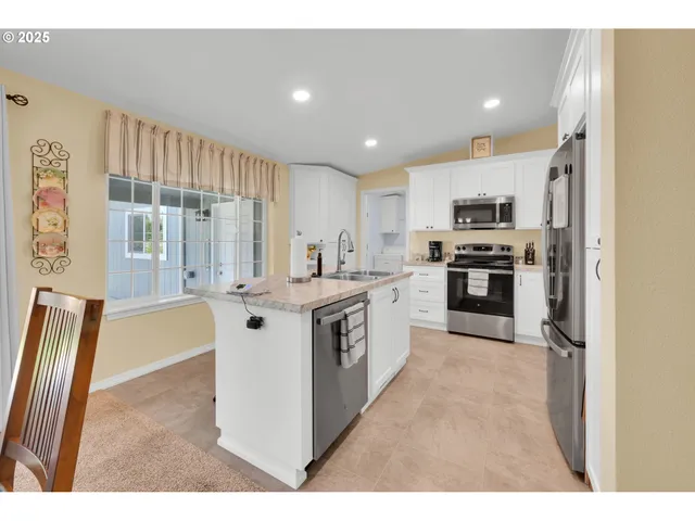 $265,000 | 4055 Royal Avenue, Unit 150, Eugene, OR 97402