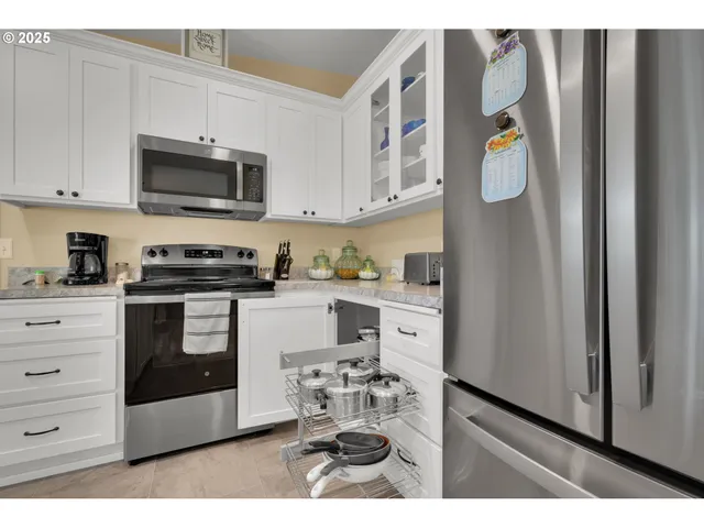 $265,000 | 4055 Royal Avenue, Unit 150, Eugene, OR 97402