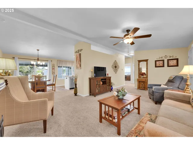 $265,000 | 4055 Royal Avenue, Unit 150, Eugene, OR 97402