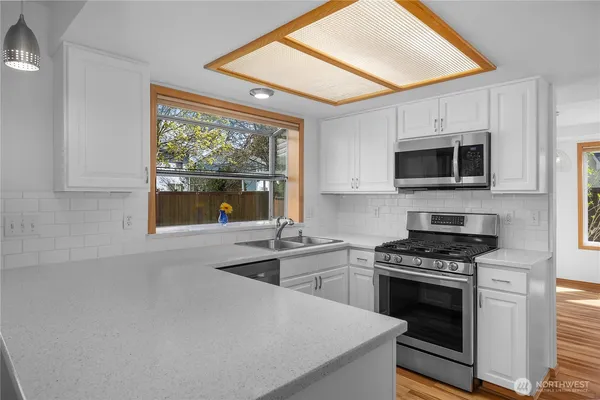 $585,000 | 5464 Park Pl Loop Southeast, Lacey, WA 98503
