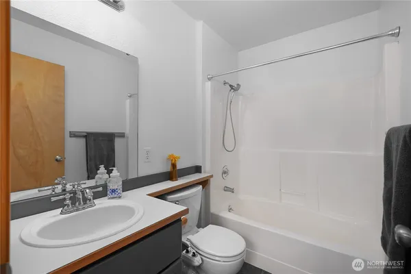 $585,000 | 5464 Park Pl Loop Southeast, Lacey, WA 98503