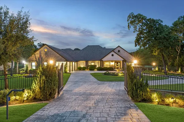 $1,500,000 | 9426 Deer Path Lane, Magnolia, TX 77354
