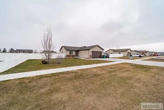 $329,900 | 4099 Deloy Drive, Idaho Falls, ID 83401