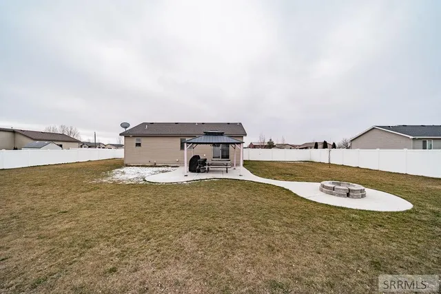 $329,900 | 4099 Deloy Drive, Idaho Falls, ID 83401