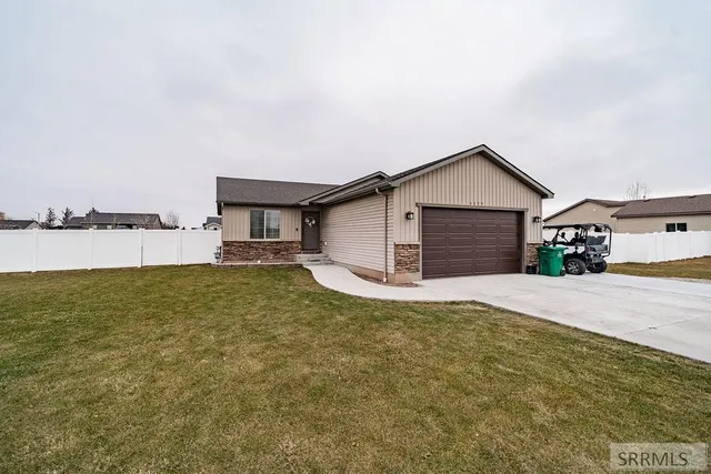 $329,900 | 4099 Deloy Drive, Idaho Falls, ID 83401