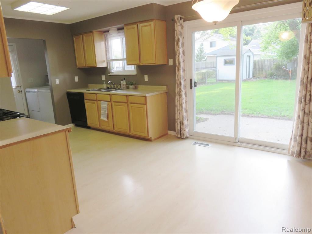 2990 Harrison Avenue Rochester Hills, MI 48307 - Photo 7 of 18