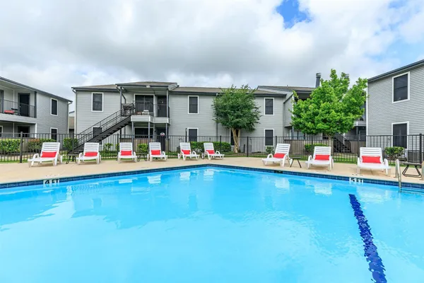 $599 | 420 Garland Drive, Unit 605, Lake Jackson, TX 77566
