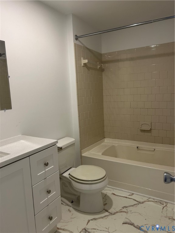18086 Old Ridge Road Montpelier, VA 23192 - Photo 21 of 21 a bathroom with a toilet and a bathtub