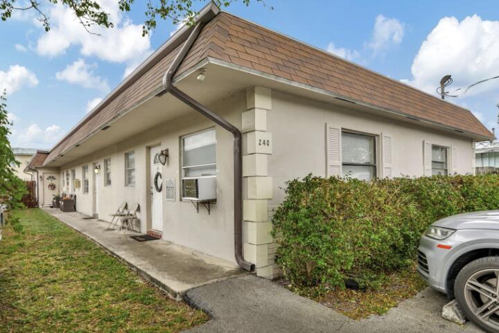 240 Southeast 9th Avenue, Unit 2 Pompano Beach, FL 33060 - Photo 15 of 17