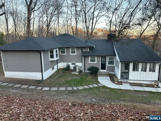 a view of a yard in front of a house