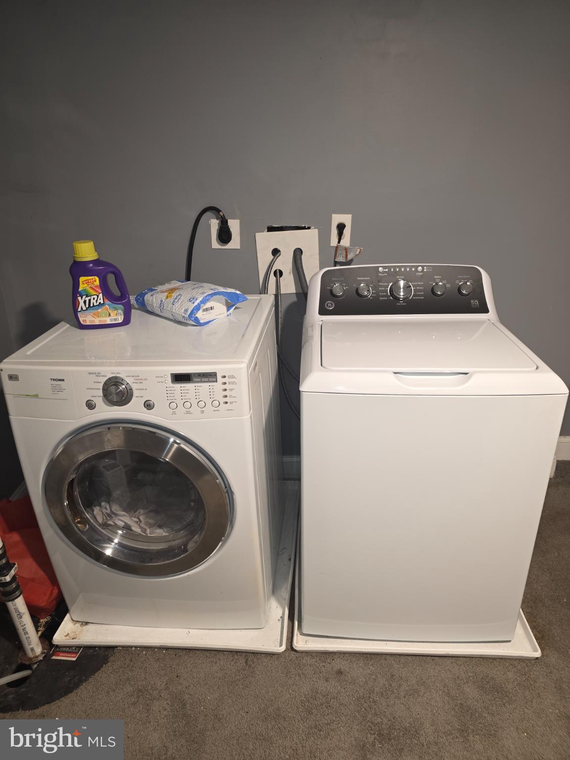 2617 East Preston Street Baltimore, MD 21213 - Photo 7 of 30 a utility room with dryer and washer