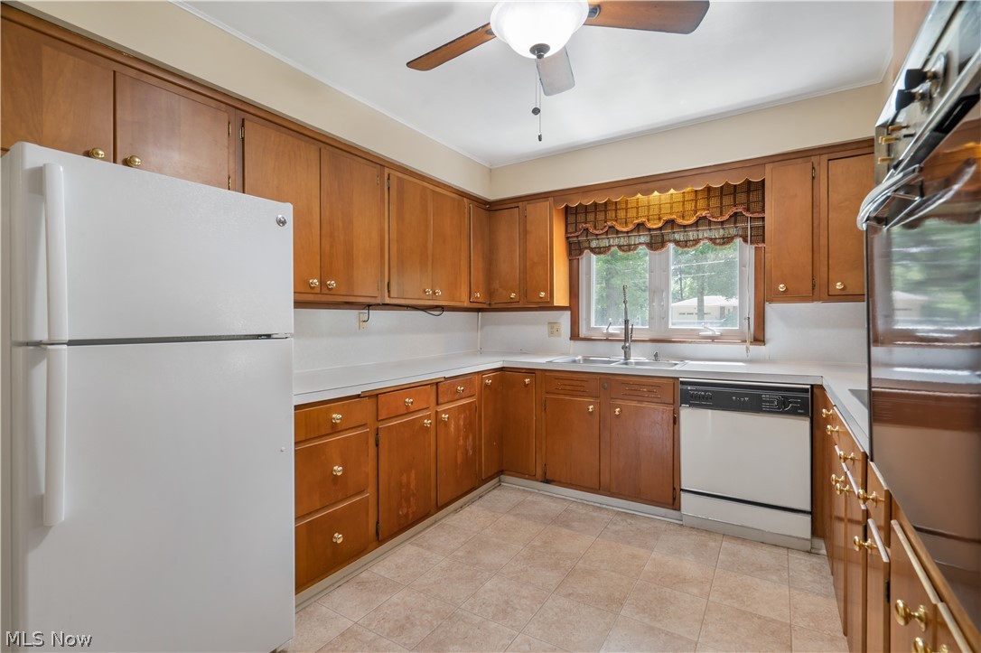 146 West Howe Road Tallmadge, OH 44278 - Photo 10 of 29 Kitchen view #2
