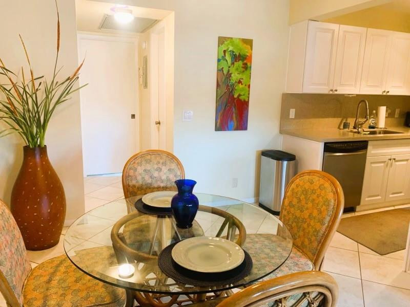2045 Rexford Drive, Unit 2045 Boca Raton, FL 33434 - Photo 3 of 14 Dinning