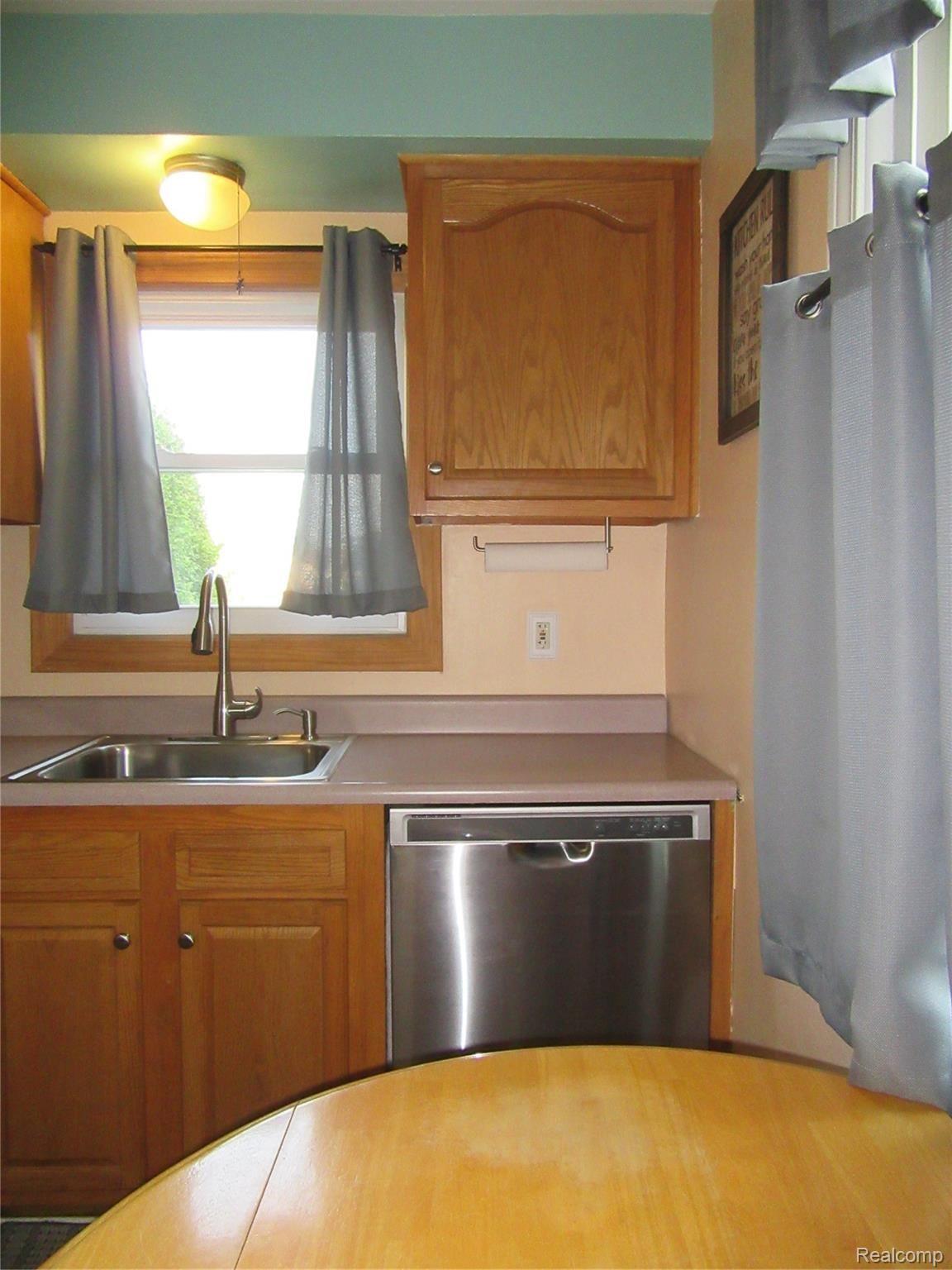 17634 Reno Street Riverview, MI 48193 - Photo 9 of 36 IMG_3121.JPG