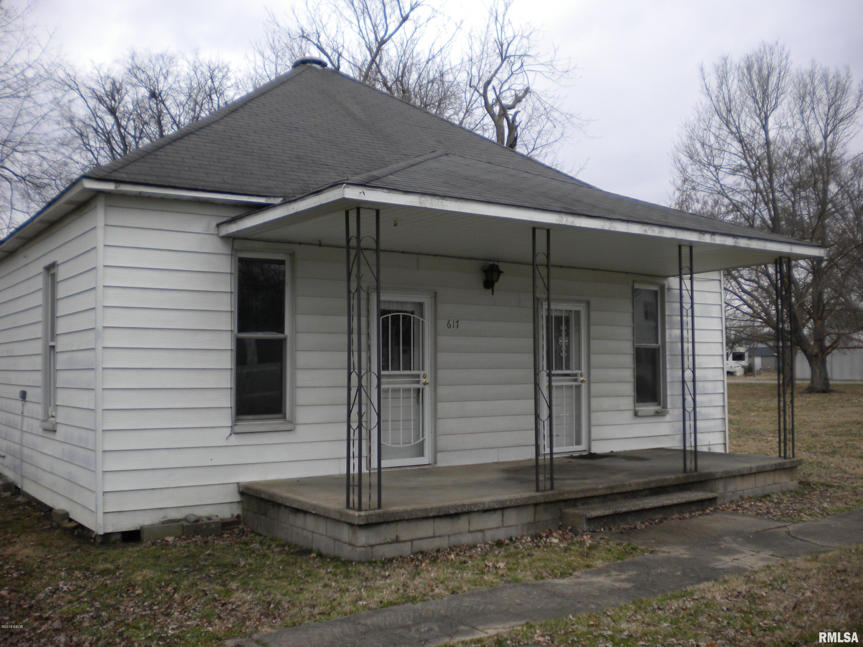 617 South Crawford Street Ridgway, IL 62979 - Photo 1 of 12