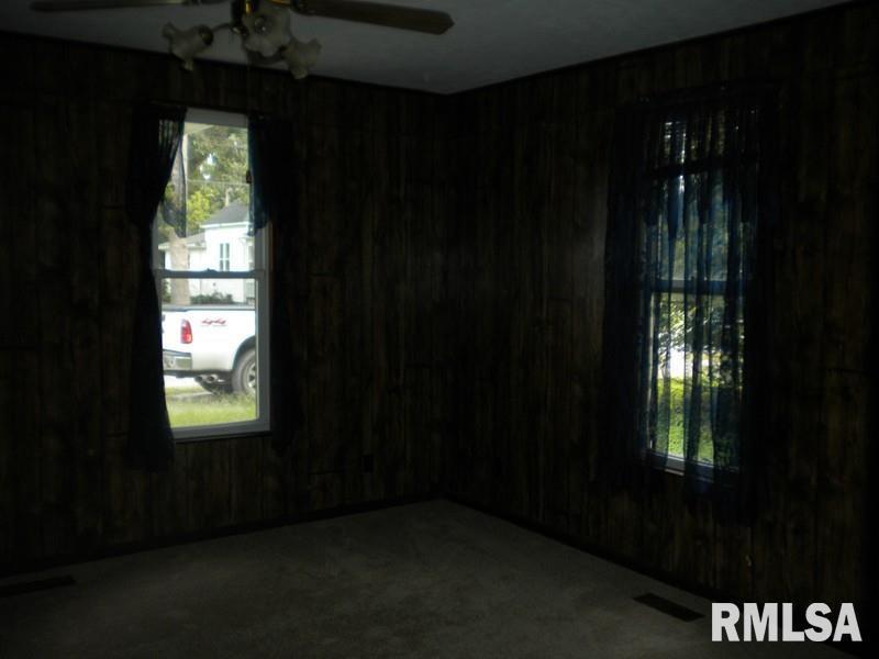 617 South Crawford Street Ridgway, IL 62979 - Photo 7 of 12