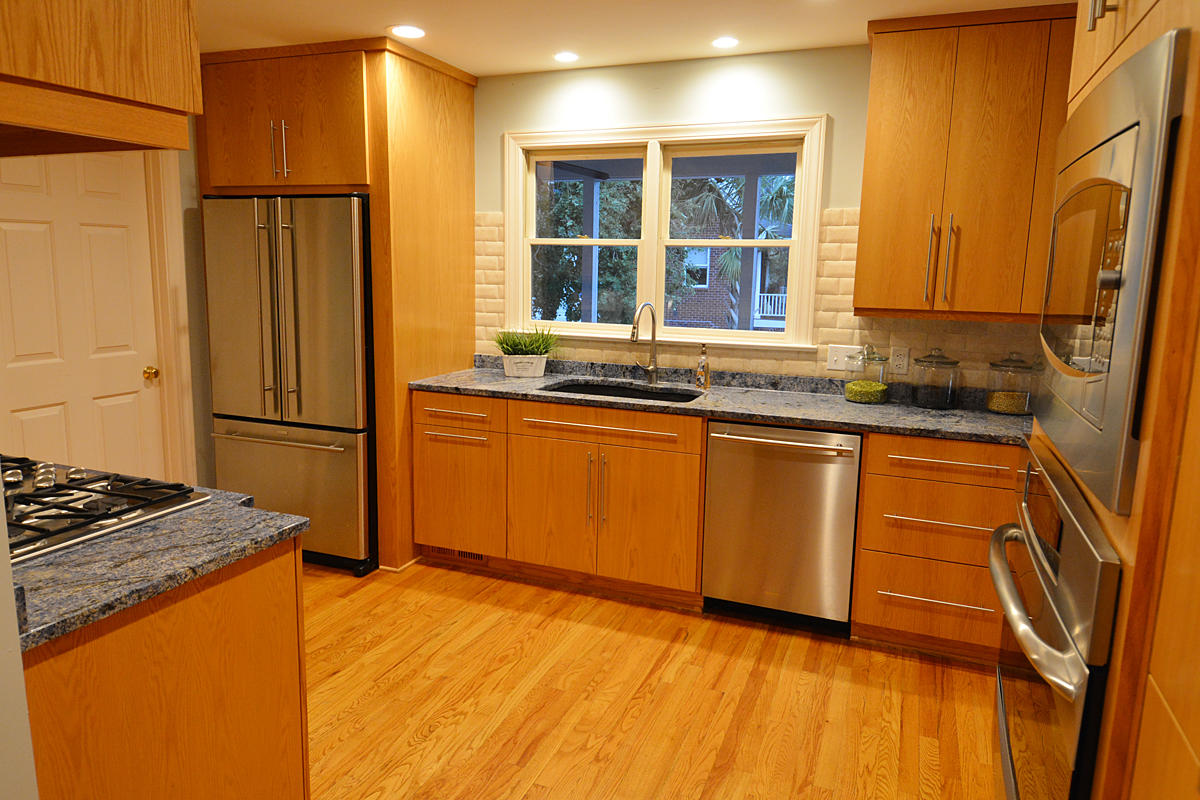 1336 Old Brickyard Road Mount Pleasant, SC 29466 - Photo 15 of 56 1336_old_brickyard_kitchen_00_MLS