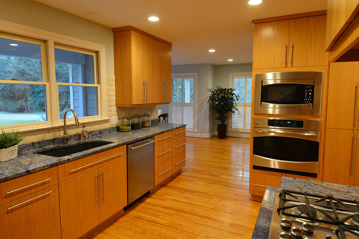 1336 Old Brickyard Road Mount Pleasant, SC 29466 - Photo 17 of 56 1336_old_brickyard_kitchen_03_MLS