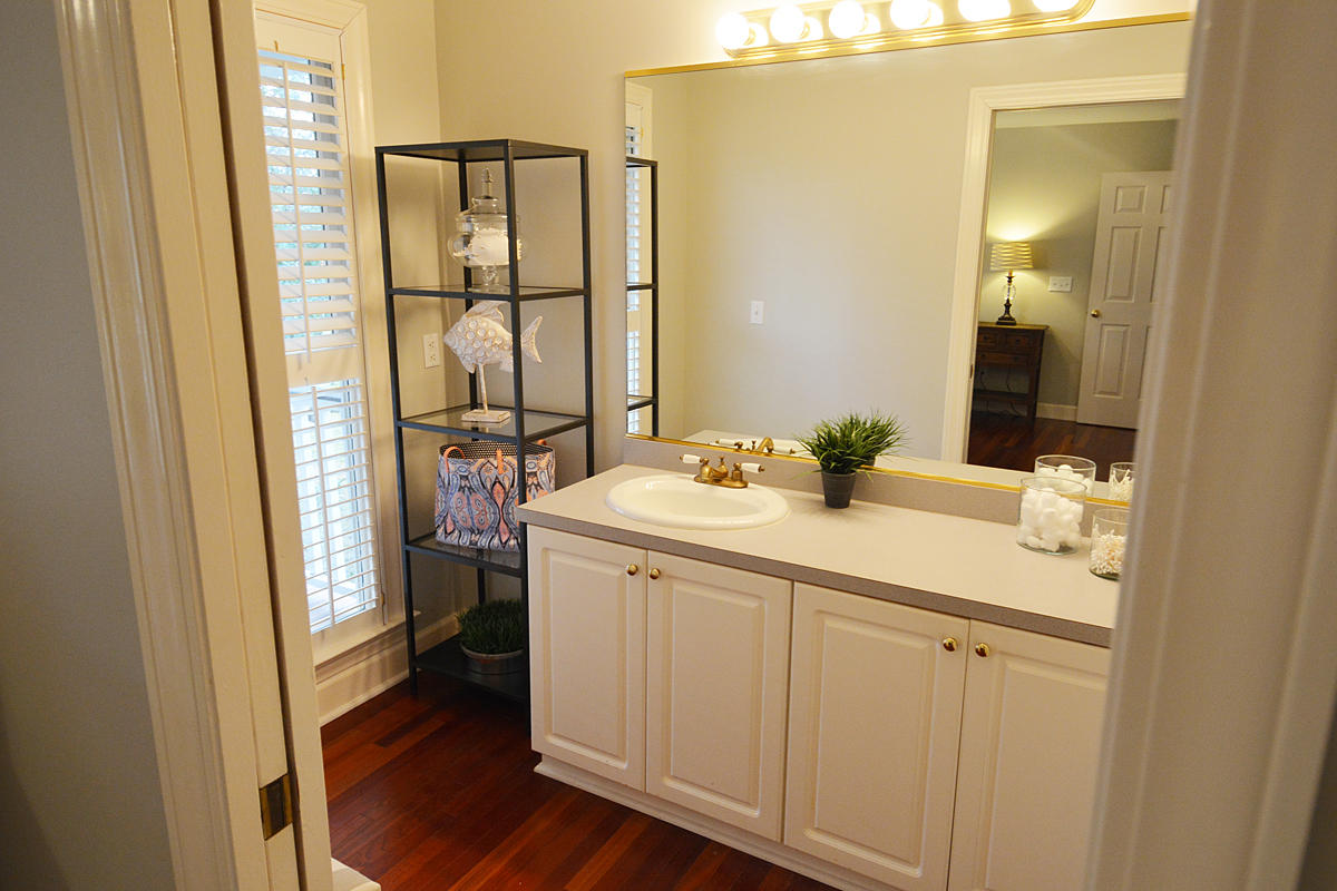 1336 Old Brickyard Road Mount Pleasant, SC 29466 - Photo 26 of 56 1336_old_brickyard_make-uproom_01_MLS