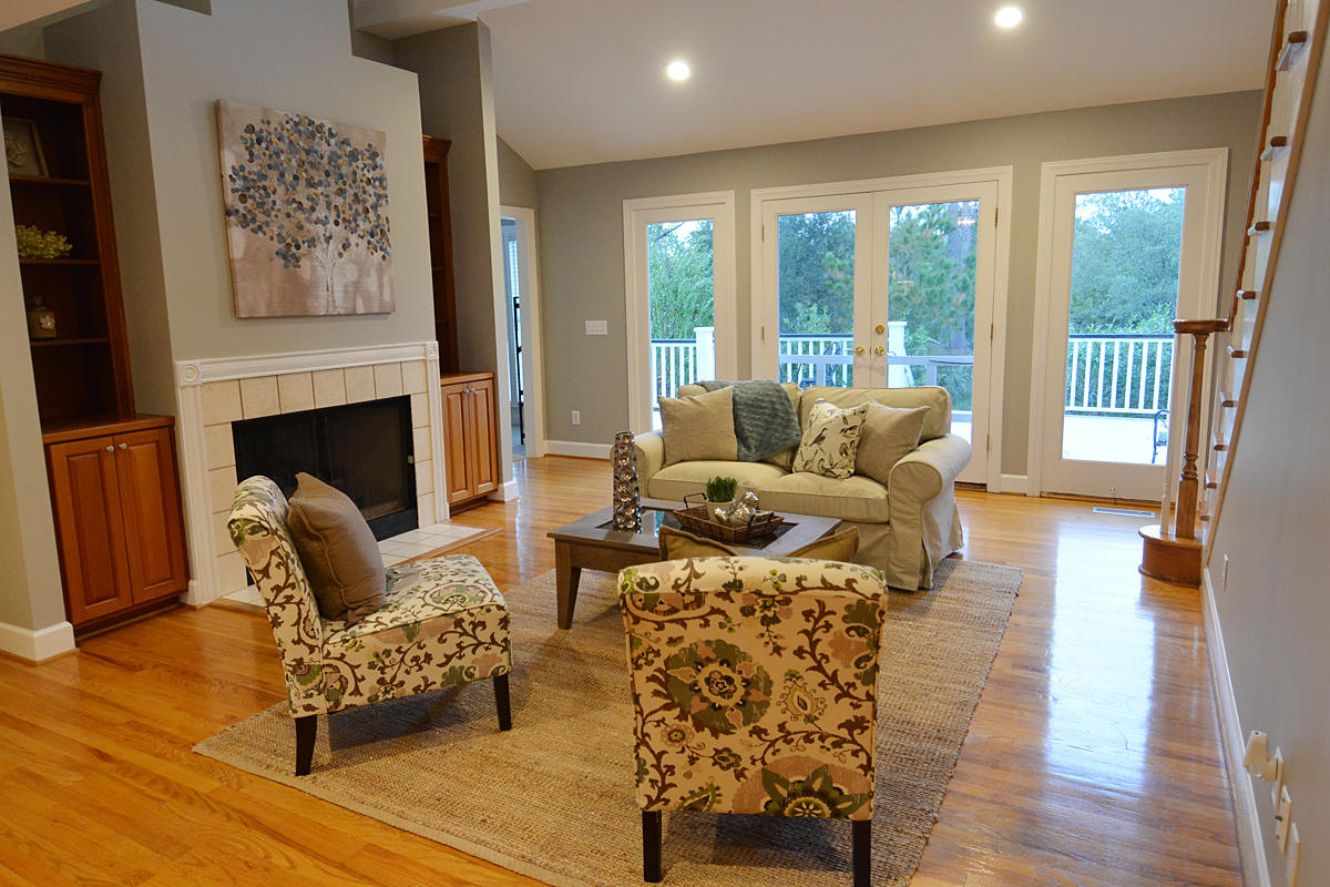 1336 Old Brickyard Road Mount Pleasant, SC 29466 - Photo 6 of 56 1336_old_brickyard_living_10_MLS