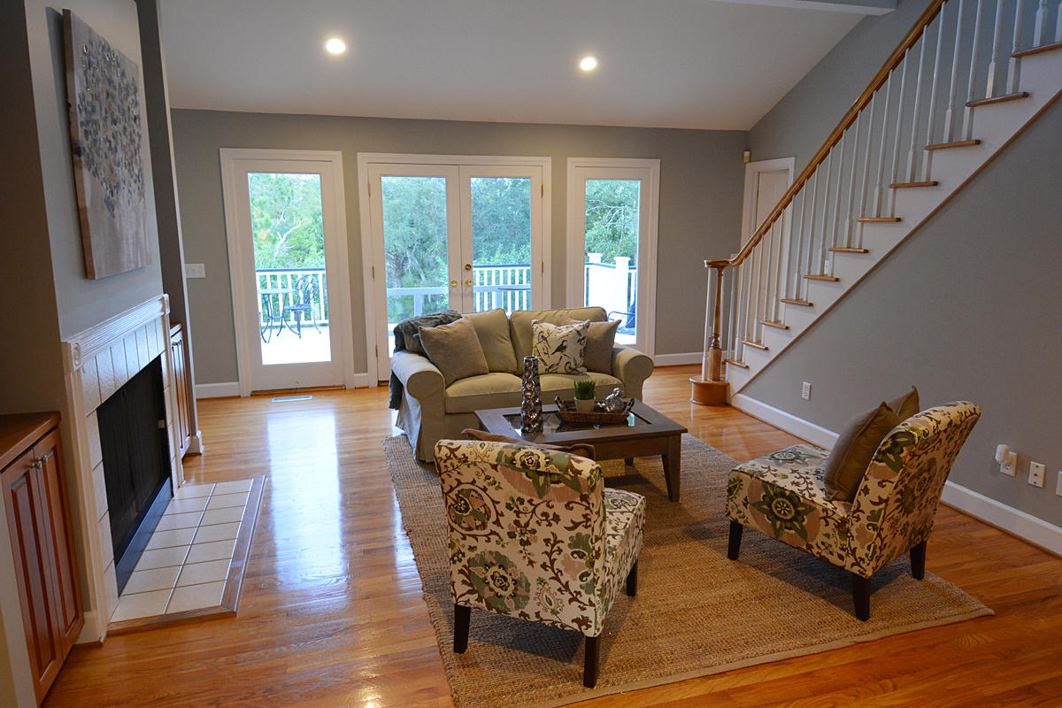 1336 Old Brickyard Road Mount Pleasant, SC 29466 - Photo 8 of 56 1336_old_brickyard_living_00_MLS