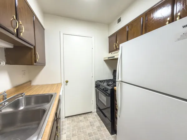 $1,000 | 5137 Overland Drive, Unit E, Roanoke, VA 24018