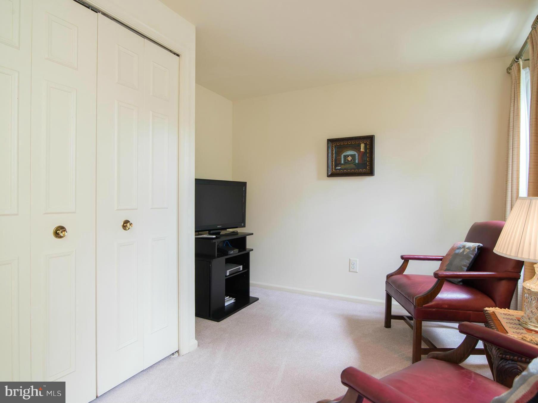 151 Peyton Road Sterling, VA 20165 - Photo 19 of 30 Sitting Room Off Master Could Also Be 4th Bedroom