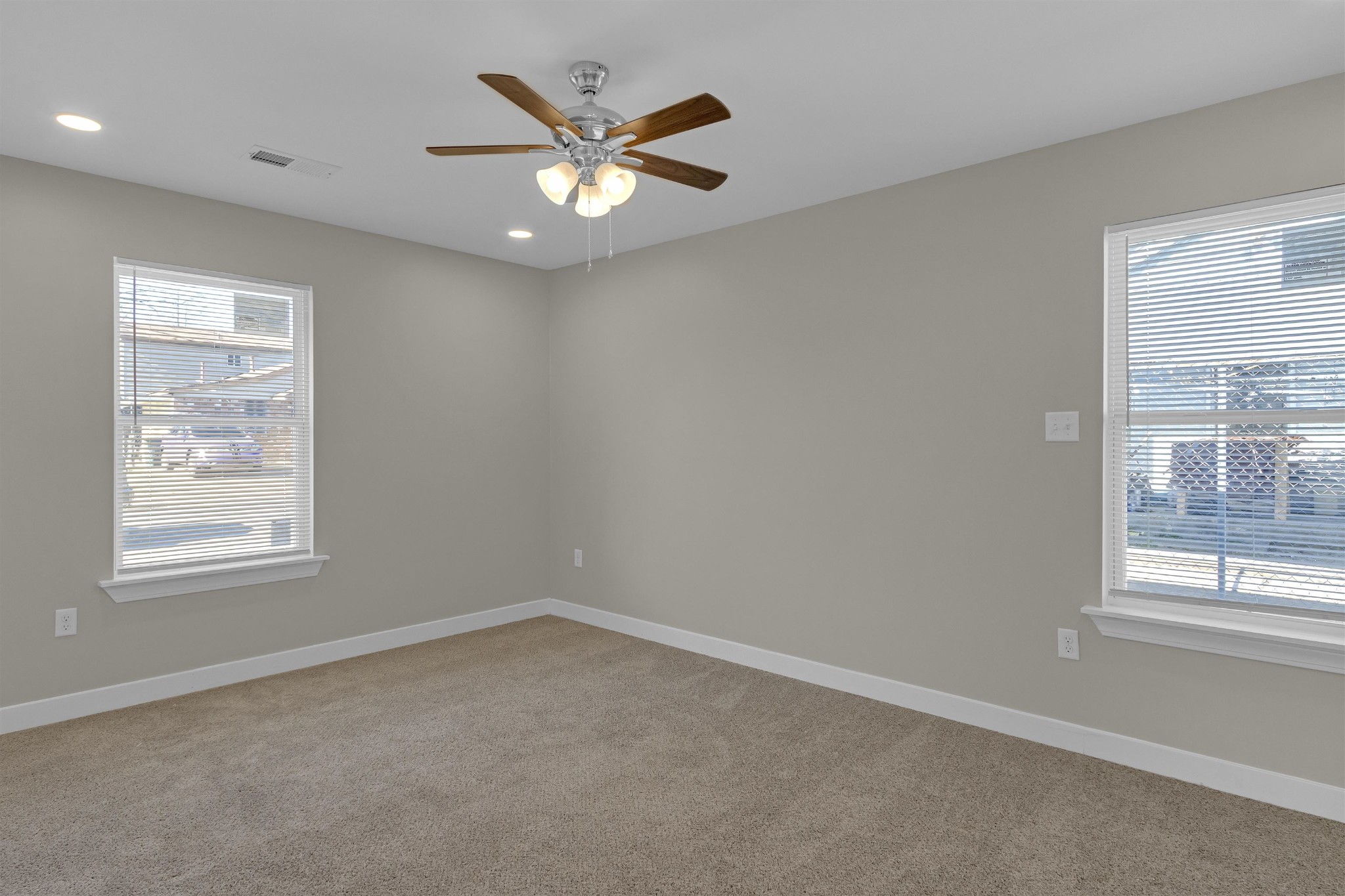 830 David Street Memphis, TN 38114 - Photo 9 of 16 an empty room with a window