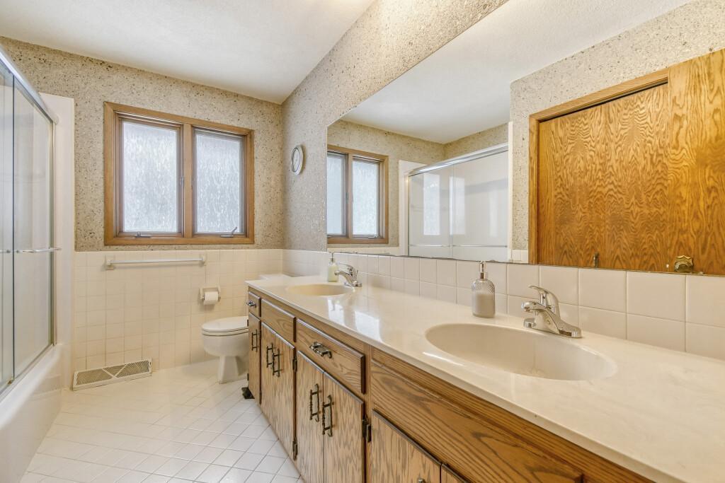 124 Oak Ridge Drive Delano, MN 55328 - Photo 13 of 28