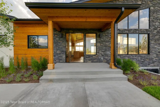 $2,600,000 | 9346 Basin Drive, Victor, ID 83455