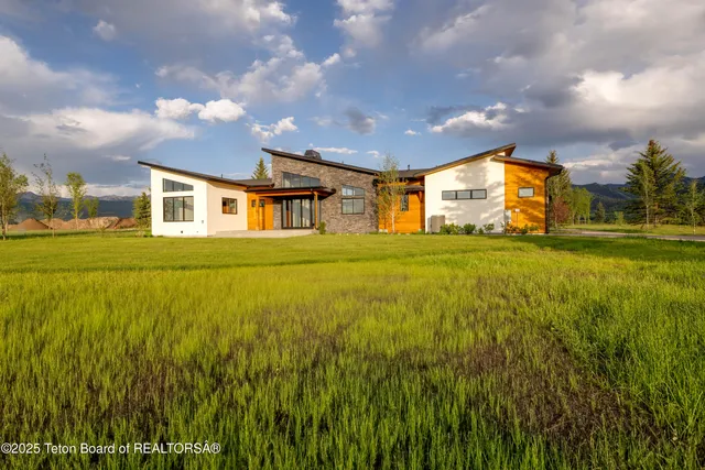 $2,600,000 | 9346 Basin Drive, Victor, ID 83455