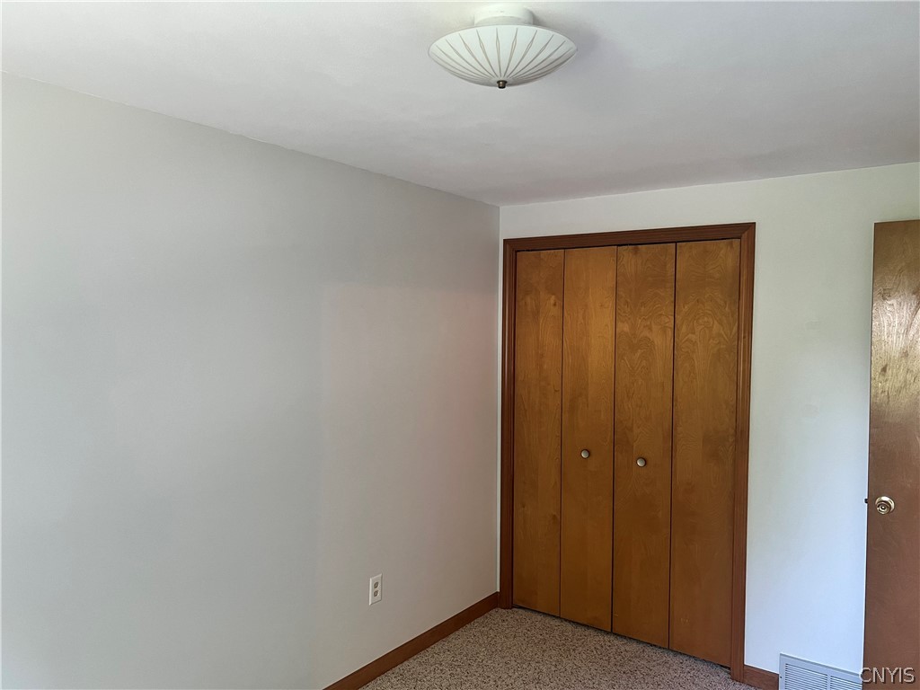 8615 Weaver Road Cicero, NY 13039 - Photo 14 of 26 Gallery Image 14