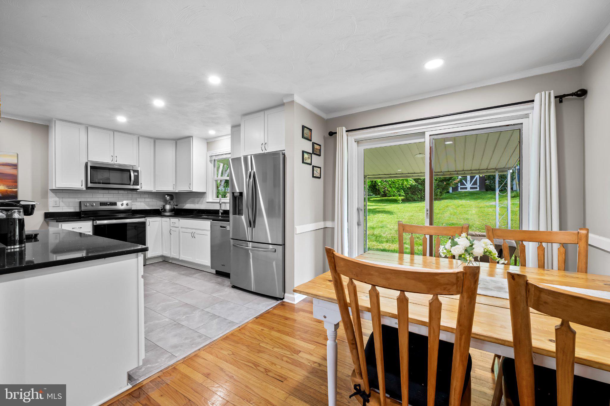 47 Sullivan Road Westminster, MD 21157 - Photo 7 of 33 Eat-in Kitchen