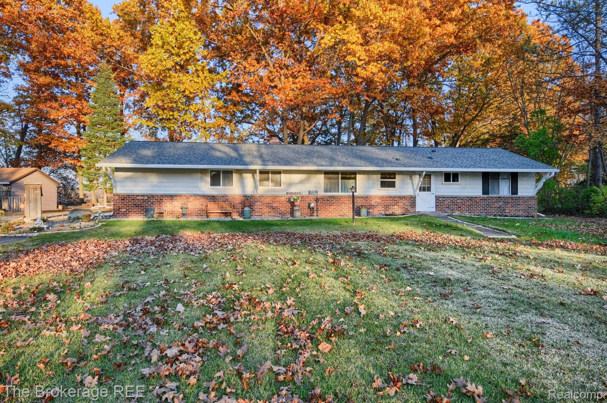 8406 North Seymour Road Flushing, MI 48433 - Photo 3 of 36 DSC_1181-HDR(5).jpg