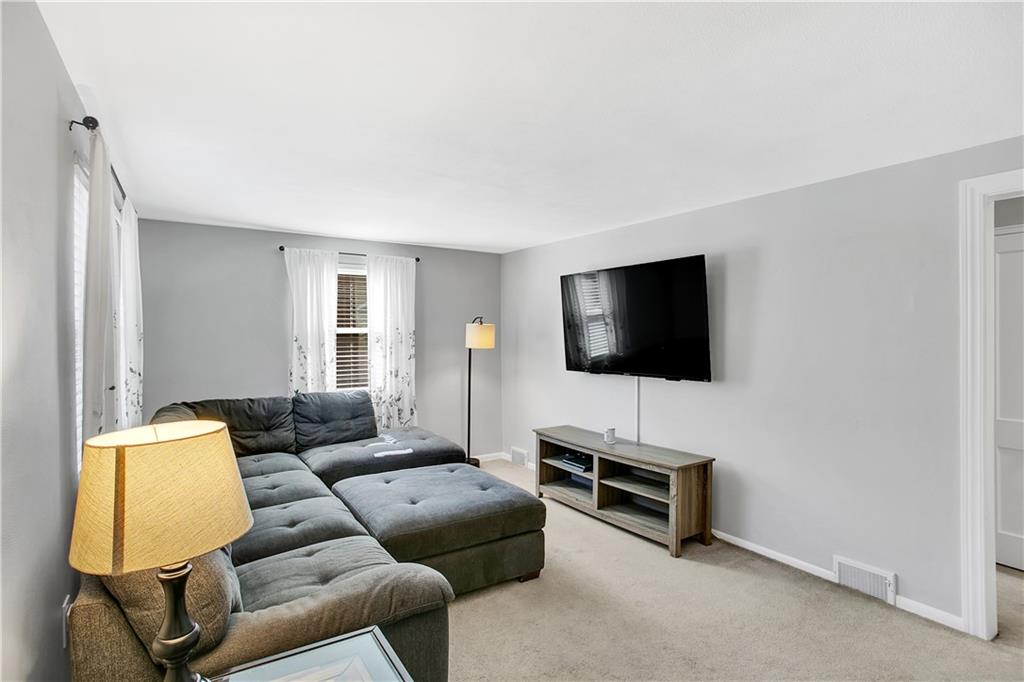 5164 Glenhurst Road Pittsburgh, PA 15207 - Photo 12 of 25 Gallery Image 12