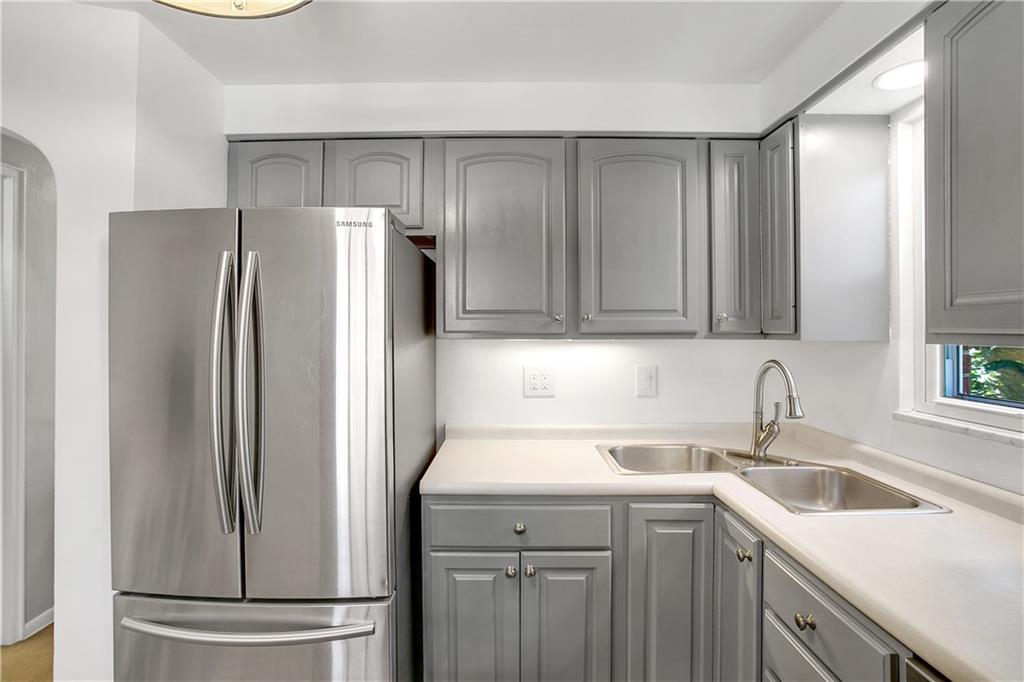 5164 Glenhurst Road Pittsburgh, PA 15207 - Photo 4 of 25 Gallery Image 4