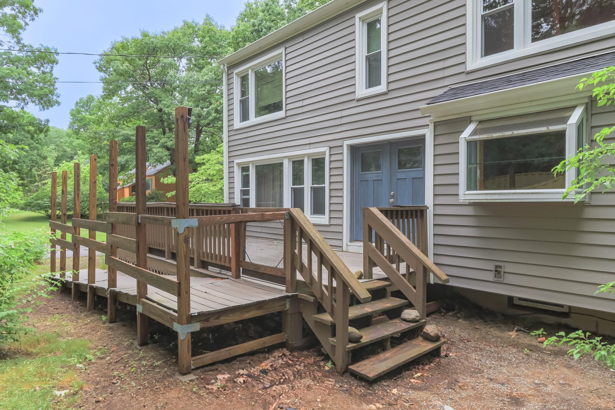 20 Redfield Circle Derry, NH 03038 - Photo 5 of 54