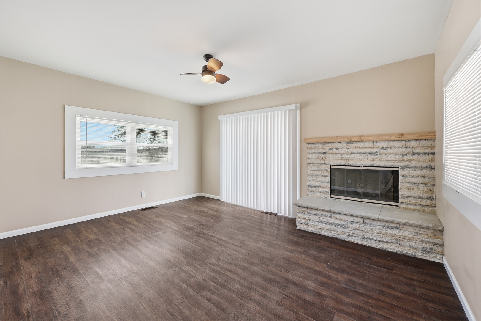 204 Eagle Point Road Fox Lake, IL 60020 - Photo 11 of 17