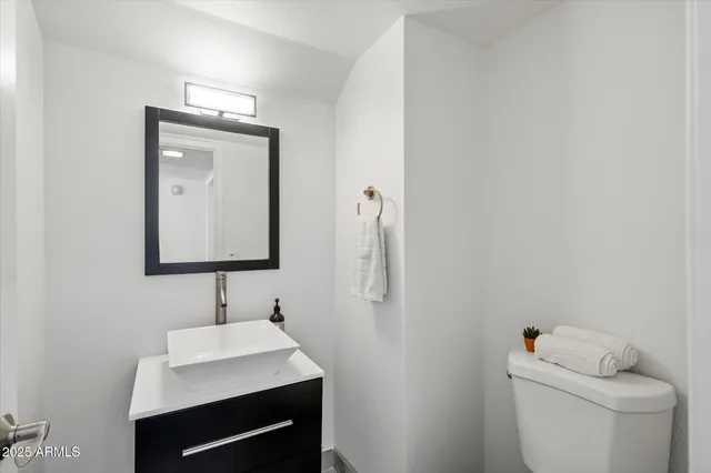 $698,000 | 4028 East Sunnyside Drive, Phoenix, AZ 85028