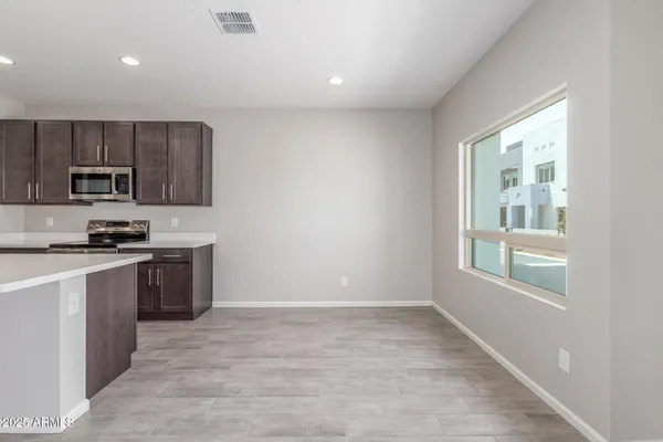 $2,595 | 733 East Commonwealth Avenue, Unit 20, Chandler, AZ 85225
