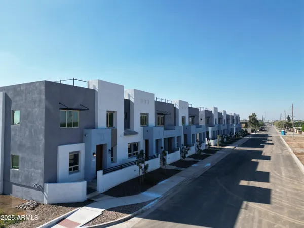 $2,595 | 733 East Commonwealth Avenue, Unit 20, Chandler, AZ 85225
