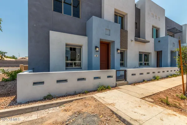 $2,595 | 733 East Commonwealth Avenue, Unit 20, Chandler, AZ 85225