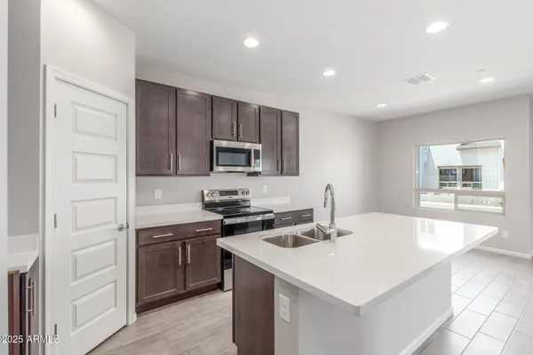 $2,595 | 733 East Commonwealth Avenue, Unit 20, Chandler, AZ 85225